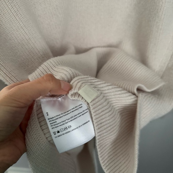 Lululemon 2 Merino Wool Blend Rib Crew Neck Sweater White Opal Winter Classic - Picture 4 of 7